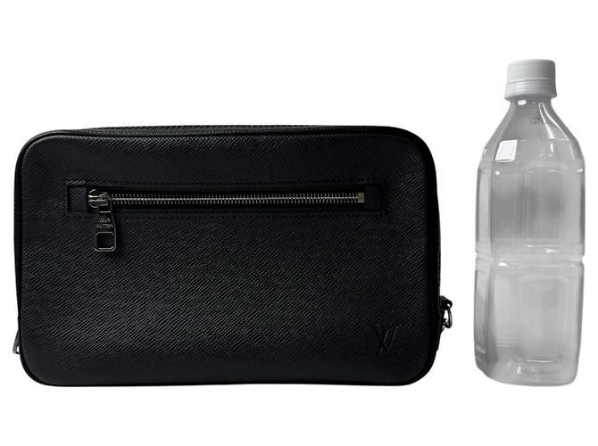 Louis Vuitton Taiga Neo Pavel Second Bag Gris - vue 10