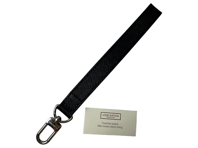 Louis Vuitton Taiga Neo Pavel Second Bag Gris - vue 15