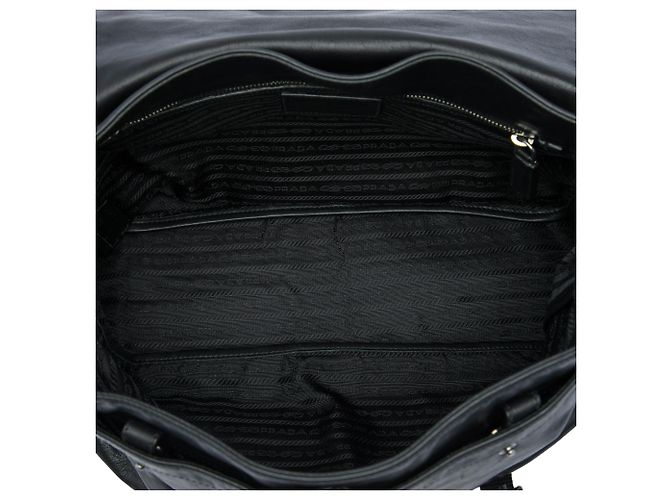 Double Prada Camera Bag aus weichem schwarzem Kalbsleder mit Klappe und Doppelverschluss - Ansicht 4