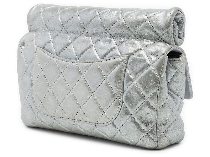 Clutch Roll Reissue 2.55 Chanel em pele de cordeiro metálica acolchoada prateada Prata - vista 2