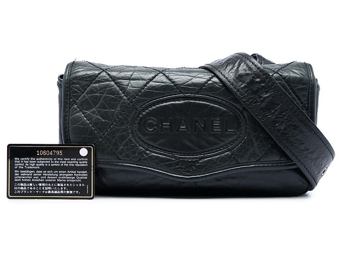 Chanel Black Quilted Aged Calfskin Oval Logo Flap Schwarz - Ansicht 6