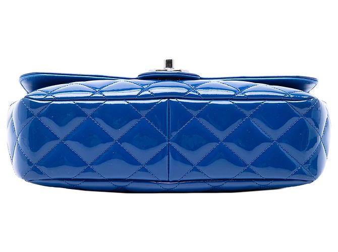 Chanel Blue Medium Quilted Patent Coco Shine Flap Azul - vista 3