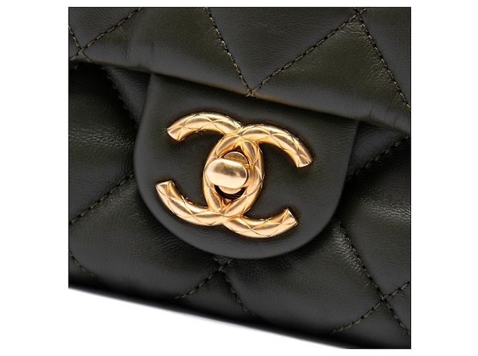 Chanel Brown Small Quilted Lambskin Pillow Crush Flap Castaño Caqui - vista 5
