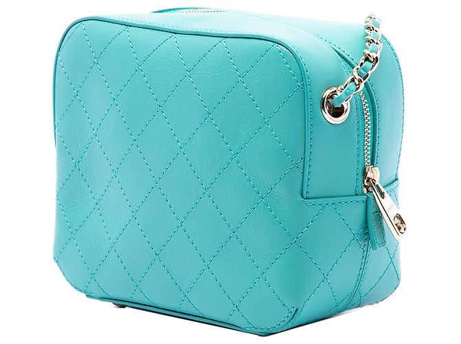 Borsa Camera Chanel in vitello smaltato blu con cuciture CC Turchese - vista 2