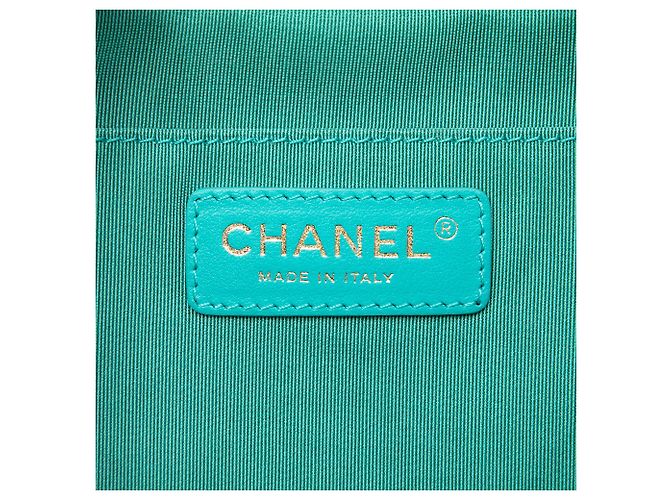 Borsa Camera Chanel in vitello smaltato blu con cuciture CC Turchese - vista 5