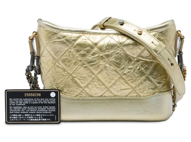 Chanel Gabrielle Hobo Small in pelle di vitello invecchiata metallizzata matelassé dorata D'oro - vista 6
