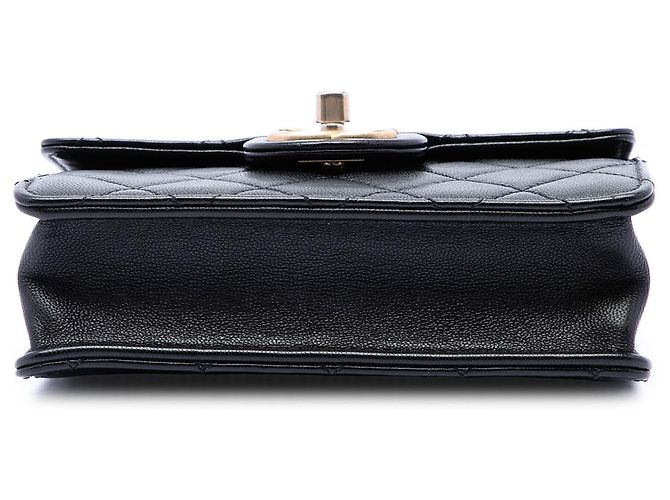 Chanel Black Small Quilted Lambskin Chic Pearls Flap Preto - vista 3