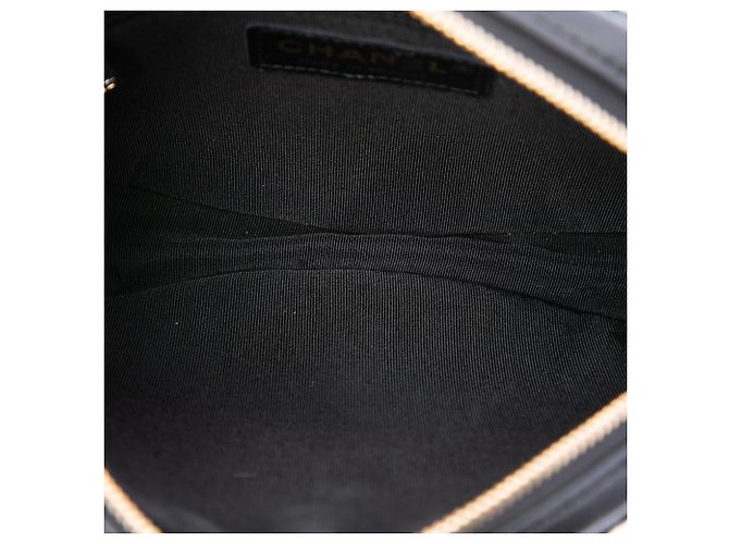 Bolso Camera Oval Plisado de Piel de Cordero Chevron Negro Chanel - vista 4