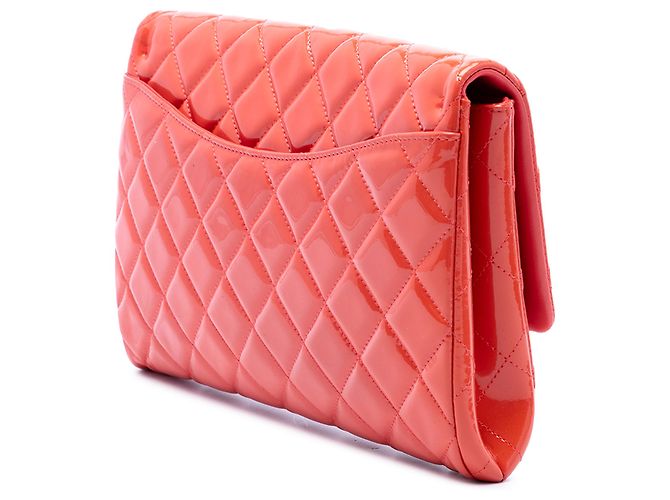 Clutch de solapa acolchada de charol rosa Chanel CC con cadena - vista 2