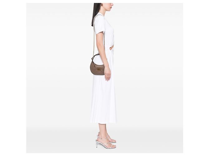 Bolsa Meia Lua Gucci Mini GG Marmont em couro de bezerro matelassê marrom Carne - vista 8