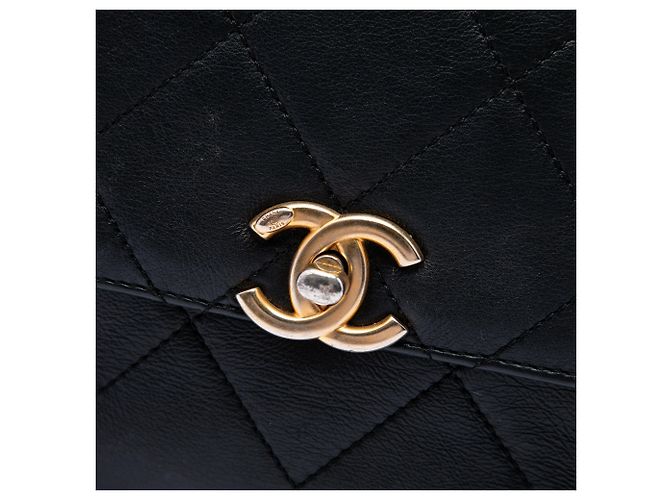 Chanel Black Small Quilted Calfskin Framing Chain Flap Noir - vue 5