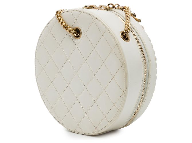 Borsa rotonda Chanel En Vogue in vitello stropicciato bianco Crudo - vista 2