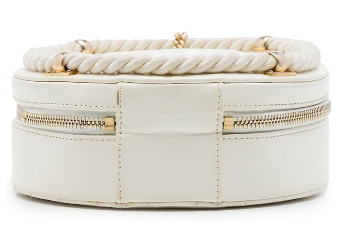 Borsa rotonda Chanel En Vogue in vitello stropicciato bianco Crudo - vista 3