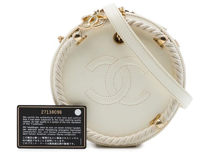 Borsa rotonda Chanel En Vogue in vitello stropicciato bianco Crudo - vista 7