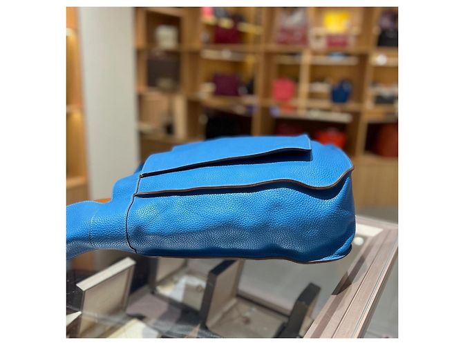 Bolsa de ombro Hermès em couro azul - vista 4
