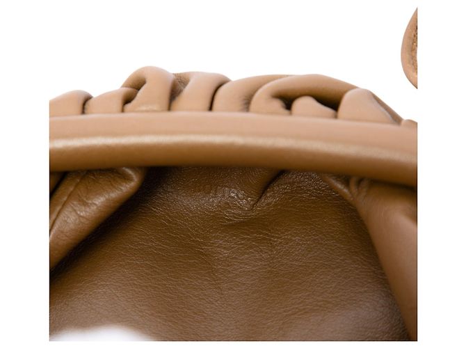 Bottega Veneta The Mini Pouch Crossbody in nappa marrone - vista 5