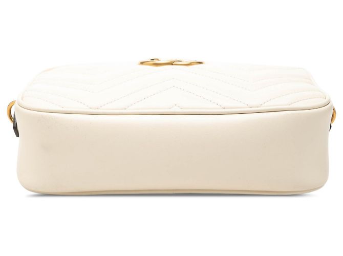 Gucci Small GG Marmont Matelassé Crossbody-Tasche aus braunem Kalbsleder Beige - Ansicht 3