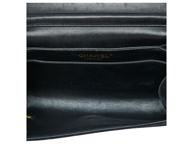Chanel Black Quilted Suede Faux Pearl And Crystal CC Chain Flap Nero - vista 4