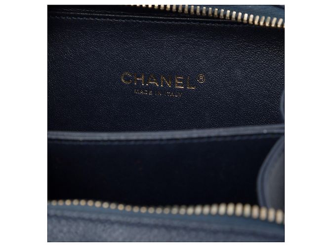Chanel Blue Small Caviar CC Filigree Vanity Case Bleu Bleu Marine - vue 5