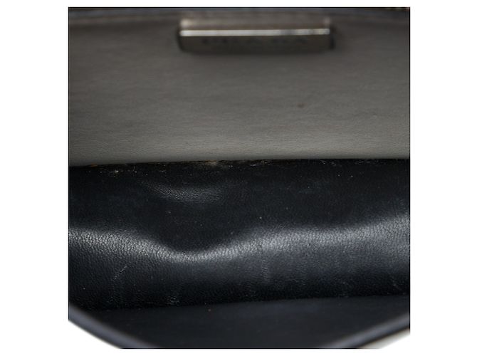 Prada Mini Borsa a Tracolla in Pelle Spazzolata Bianca con Catena Bianco - vista 4