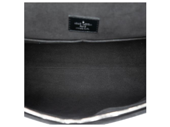 Louis Vuitton Black Epi Cluny MM Negro - vista 4