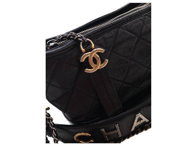 Chanel Gabrielle Hobo in pelle di vitello invecchiata matelassé nera Small Nero - vista 7