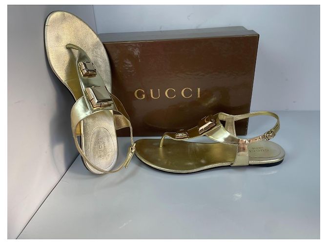 Gucci Metallic Leder Thong Sandalen Golden - Ansicht 2