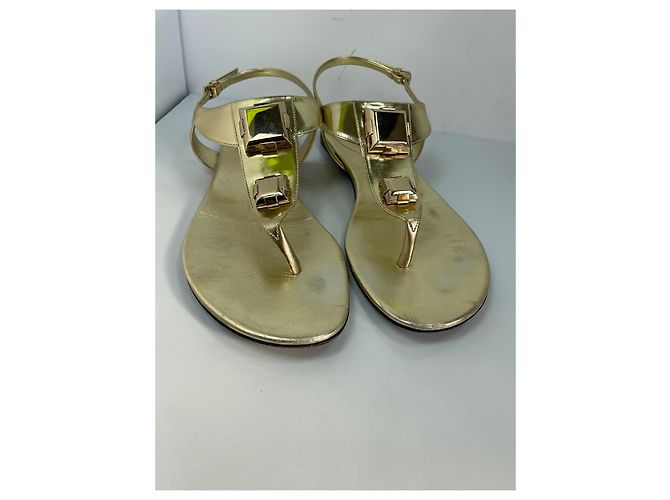 Gucci Metallic Leder Thong Sandalen Golden - Ansicht 4