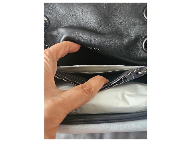 Borsa a tracolla Balenciaga Crush Chain Bag S in pelle nera Nero - vista 12