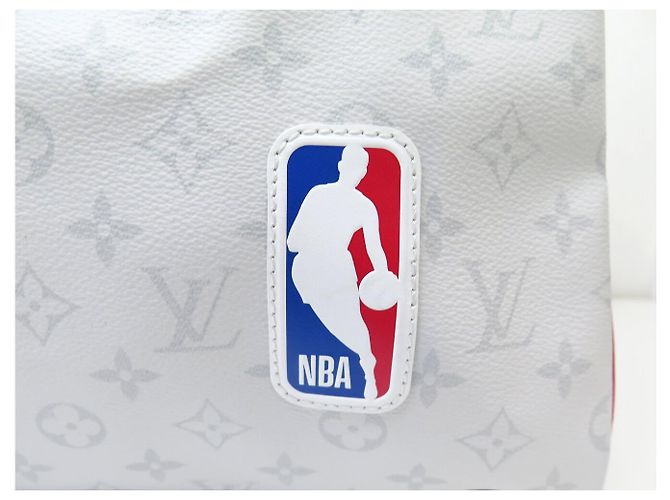 NEUE LOUIS VUITTON X NBA KEEPALL 55 BANDOULIERE M45586 HANDREISETASCHE Grau - Ansicht 7