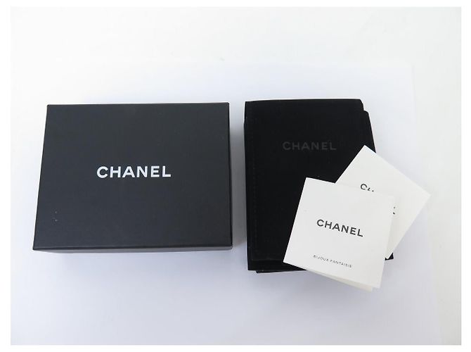 COLLANA CHANEL PENDENTE LOGO CC CUORE STELLA 2019 IN METALLO DORATO D'oro - vista 11
