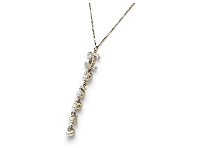 COLLANA CHANEL PENDENTE LOGO CC CUORE STELLA 2019 IN METALLO DORATO D'oro - vista 2