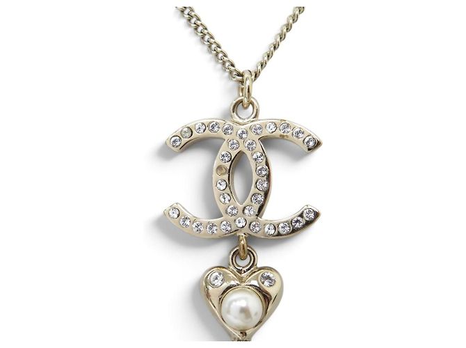 COLLANA CHANEL PENDENTE LOGO CC CUORE STELLA 2019 IN METALLO DORATO D'oro - vista 3