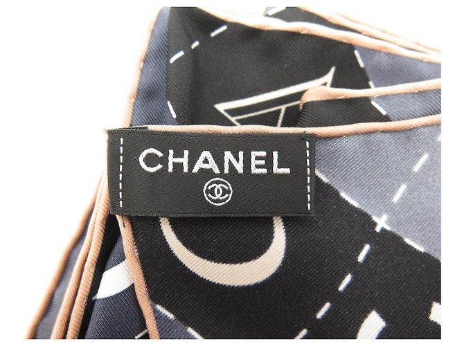 NEUES CHANEL QUADRATISCHES TUCH AA9367 CC LOGO AUS SEIDE SCHWARZ & GRAU 90 CM SCARF - Ansicht 10