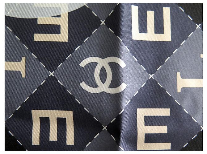 NEUES CHANEL QUADRATISCHES TUCH AA9367 CC LOGO AUS SEIDE SCHWARZ & GRAU 90 CM SCARF - Ansicht 7
