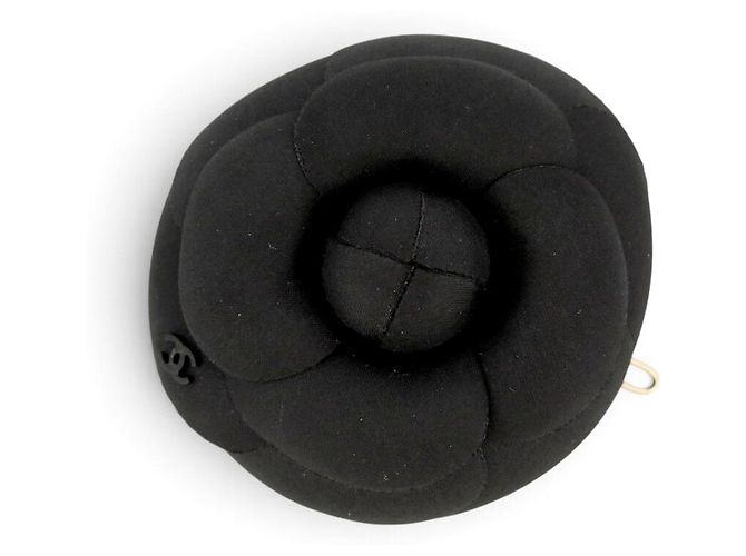 NUOVO FERMAGLIO CHANEL AA9627 FIORE DI CAMELLIA IN SETA NERA + SCATOLA - vista 2