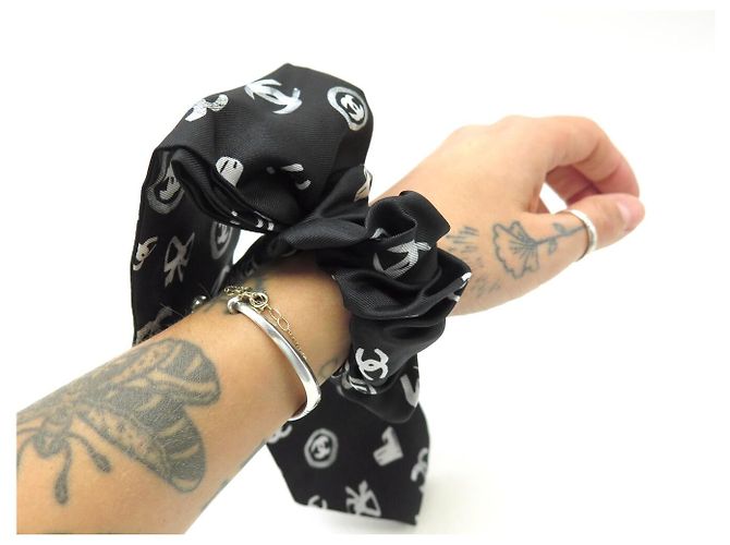 NUEVO ACCESORIO PARA EL CABELLO CHOUCHOU CHANEL LOGO CC AA9265 Negro - vista 8