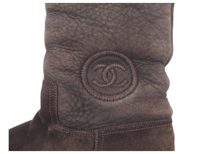 CHANEL CC LOGO SHEARLING BOOTS AUS UMGEKEHRTEM SCHAFLEDER 39 Braun - Ansicht 11