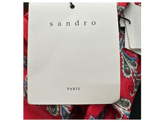 Robe courte imprimée à encolure drapée Sandro en viscose rouge - vue 9