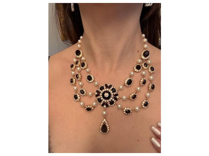 Colar Dolce & Gabbana com pérolas e cristais Preto Branco Gold hardware - vista 2