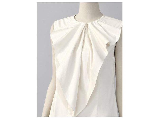 Vestido blanco sin mangas Carolina Herrera con volantes - vista 2