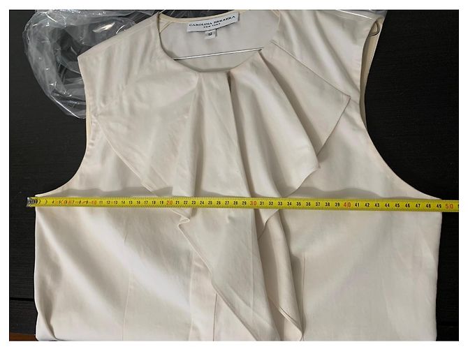 Vestido blanco sin mangas Carolina Herrera con volantes - vista 4