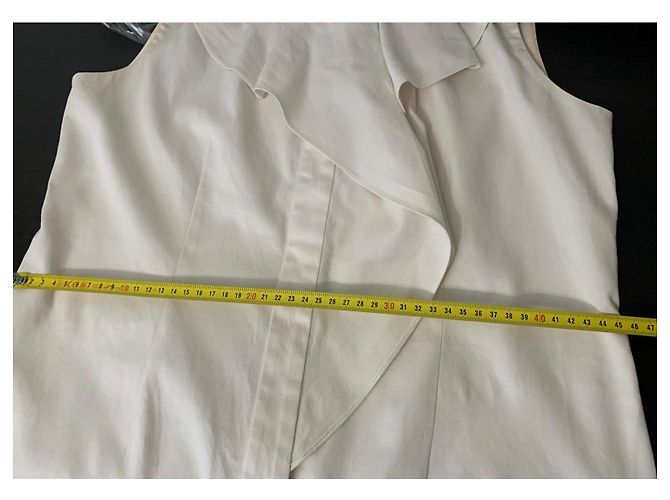 Vestido blanco sin mangas Carolina Herrera con volantes - vista 5