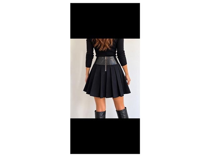 Burberry Saia Plissada em Lã e Couro Preto - vista 3