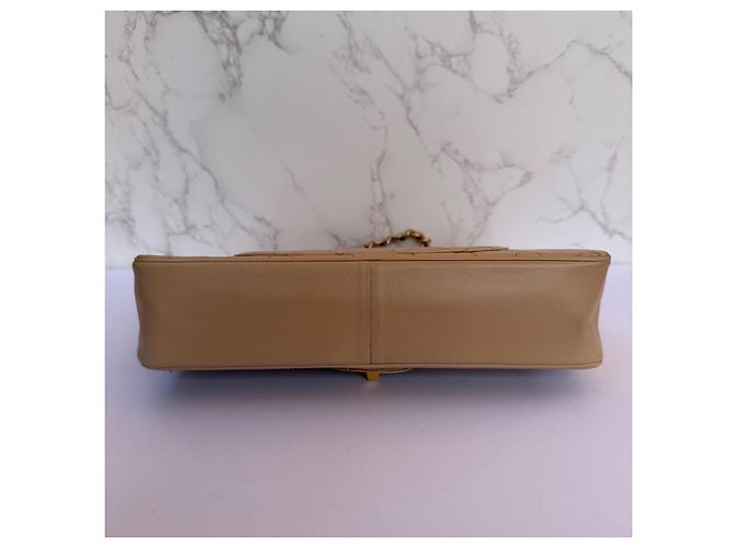 Timeless Bolso Chanel Classic Flap Medium en piel de cordero beige - vista 10
