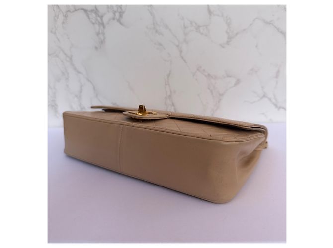 Timeless Bolso Chanel Classic Flap Medium en piel de cordero beige - vista 9