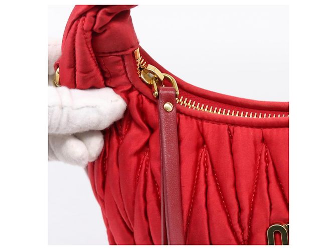 Sac à main Miu Miu Matelassé Satin 2way Rouge Or Auth 207610M Doré - vue 10