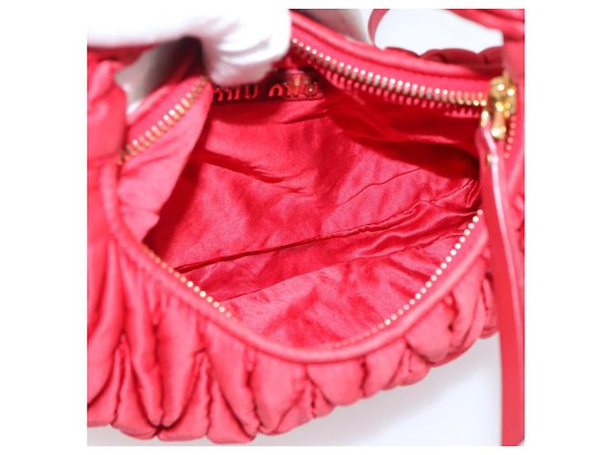Sac à main Miu Miu Matelassé Satin 2way Rouge Or Auth 207610M Doré - vue 12