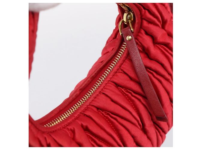 Sac à main Miu Miu Matelassé Satin 2way Rouge Or Auth 207610M Doré - vue 6
