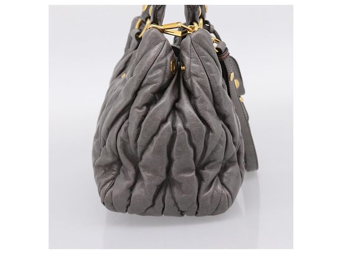 Borsa a mano Miu Miu Matelassé in pelle 2way Grigio Oro Auth 167718M Marrone D'oro - vista 3